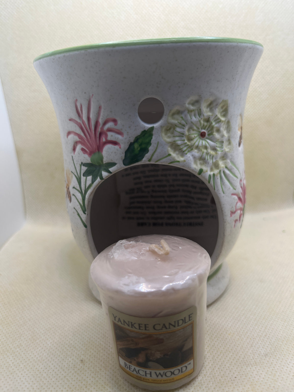 Yankee Candle Wax/Oil Warmer w/soy wax Votive